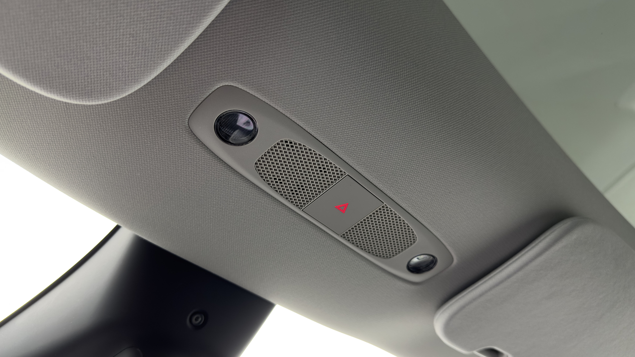 Tesla MODEL Y Standard RWD — photo 20