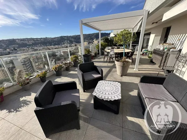 NICE CHAMBRUN 4 PIECES DERNIER ETAGE + TERRASSES - VUE PANORAMIQUE MER - CHAMBRUN