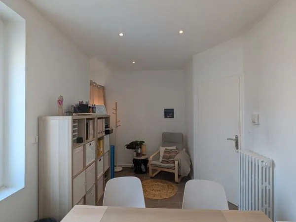 Bureau 12m à louer dans cabinet paramédical partagé