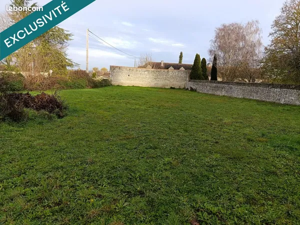 Terrain 1039 m² LEMERE