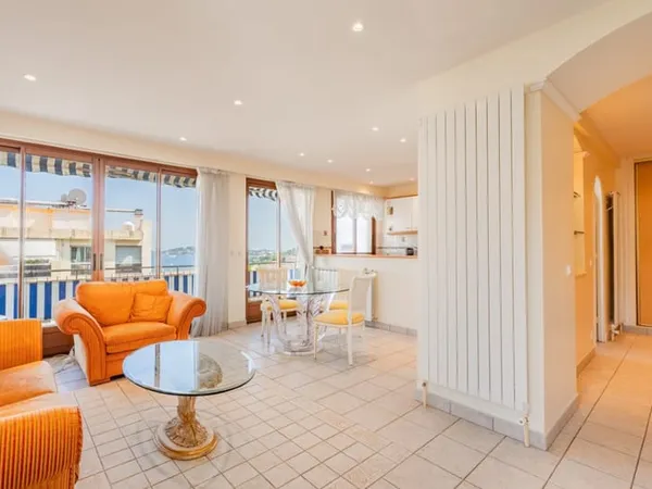 BEAULIEU SUR MER - CENTRE VILLE - 3 PIECES DE 74 M² A VENDRE - DERNIER ETAGE - VUE MER - PROCHE TOUT