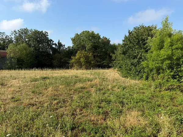 LAGORD - TERRAIN de 447 m²