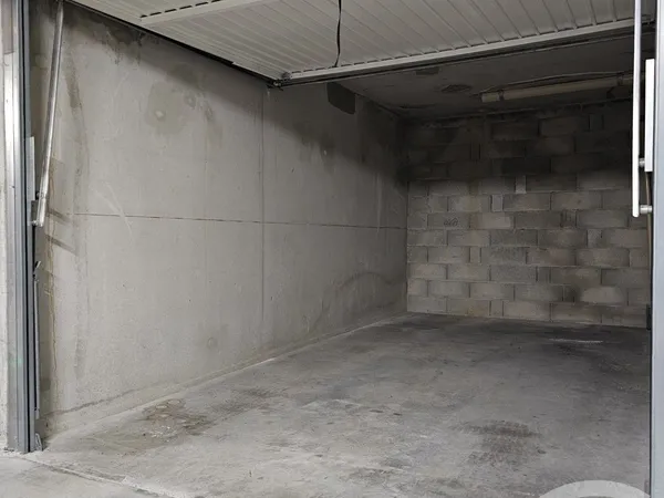 Parking 13 m²