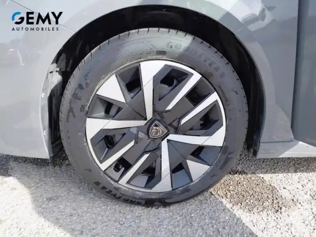 Peugeot 208 puretech 100 s&amp;s bvm6 — photo 11