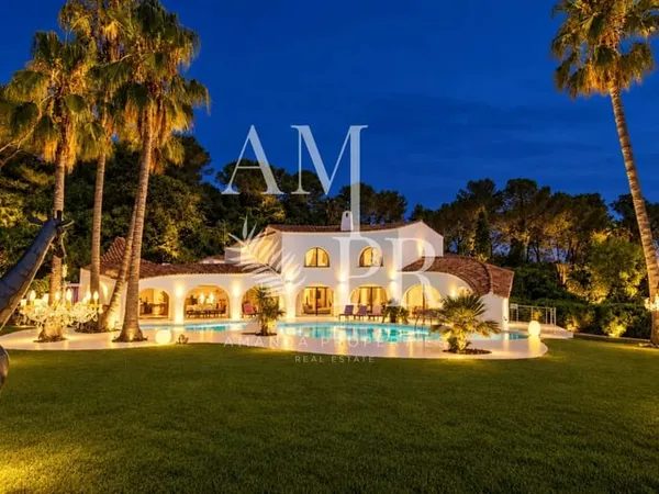 VILLA DE STYLE - DOMAINE PRIVÉ FERMÉ - SÉCURITÉ 24H/24 ET 7J/7 - RÉNOVÉE EN 2025