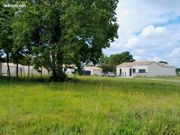 Terrain 694 m² Rouans