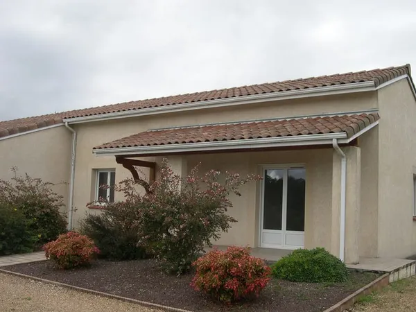 A LOUER ROQUETTES VILLA T4