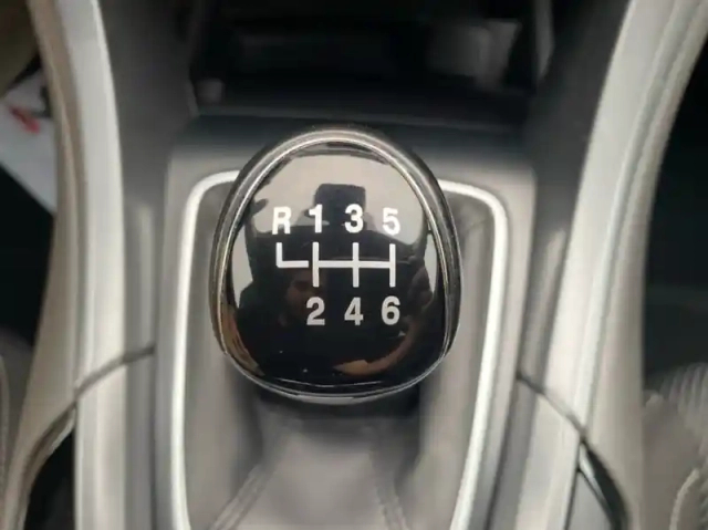 Ford Mondeo 1.5 ecoboost 160ch titanium 5p — photo 8