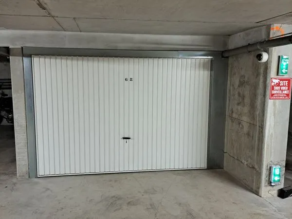 Grand garage de 17m3