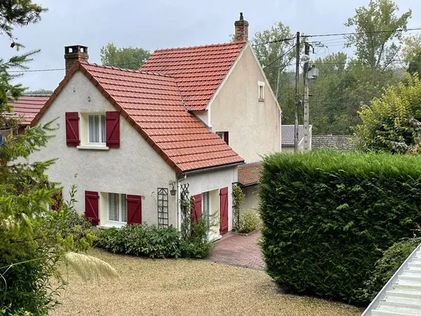 Maison et jardin à Guillerval