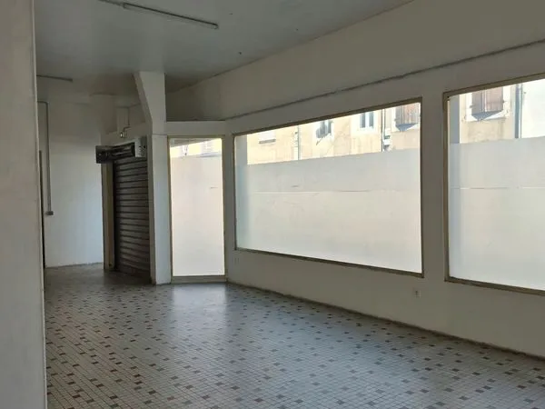 Local commercial 90 m2