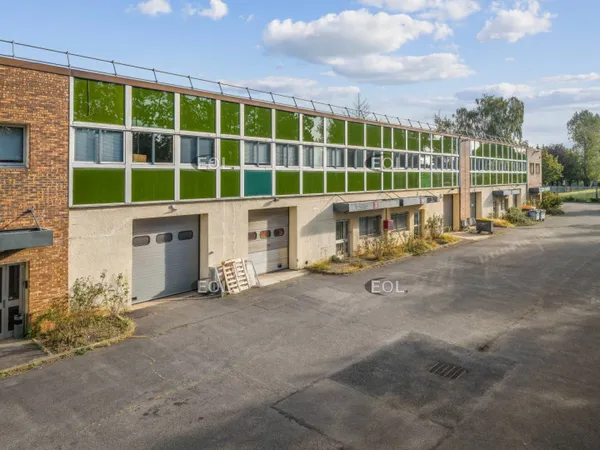 Local d'activité 351 m²