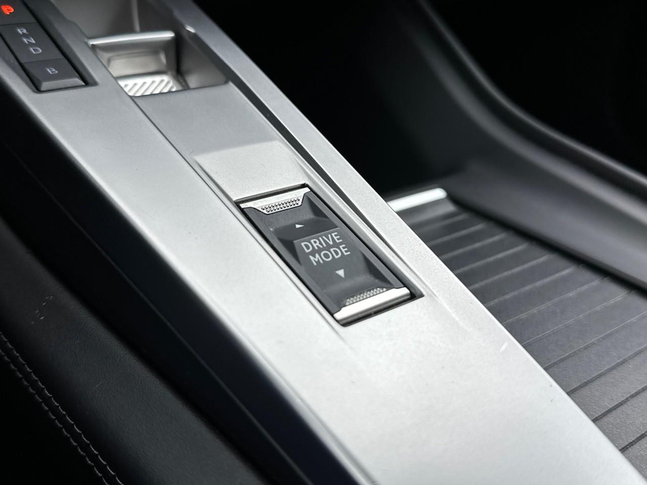 Peugeot 308 phev 180 e-eat8 allure pack — photo 31