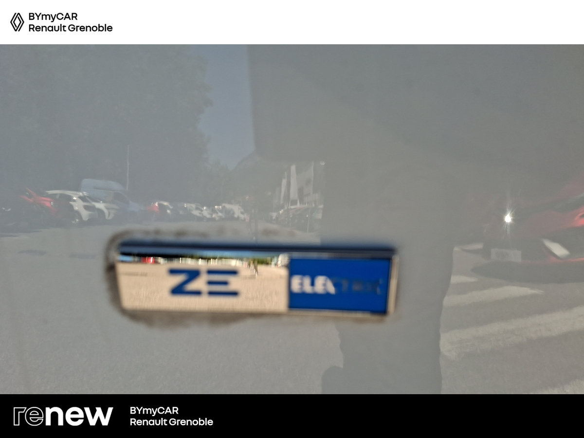 Renault Zoe R110 - 22B — photo 15