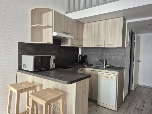 CAP D'AGDE: DUPLEX PREMIERE LIGNE VUE PORT DE PLAISANCE AVEC PARKING PRIVE