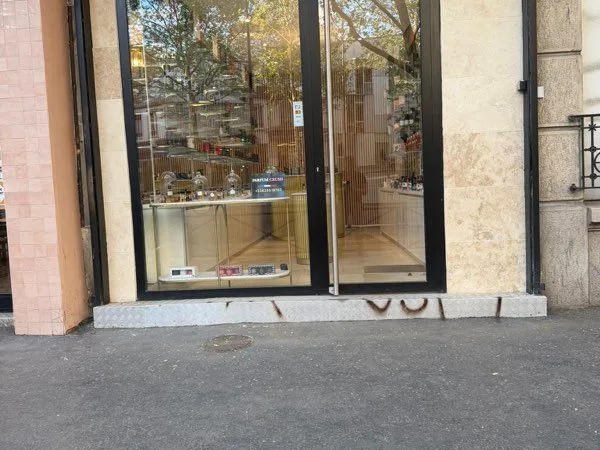 À vendre - Droit au bail - Local commercial 65 m² - Paris 19e (109 rue Manin)