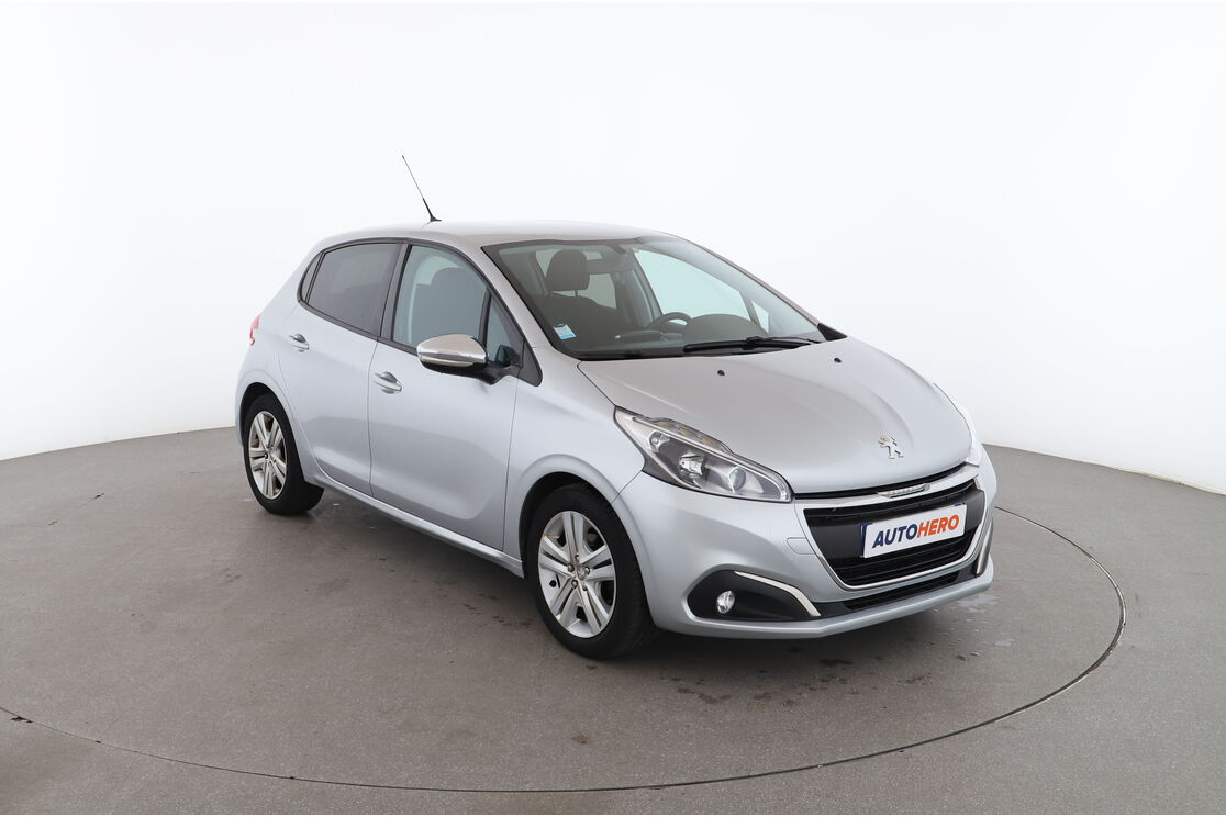 Peugeot 208 1.6 Blue-HDi Style — photo 7