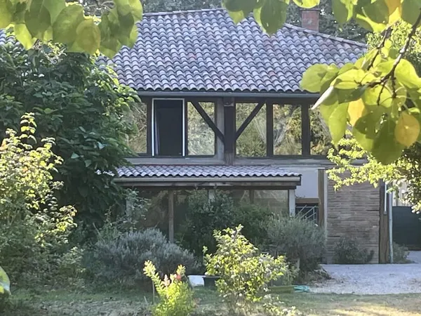 Maison centre-ville avec jardin