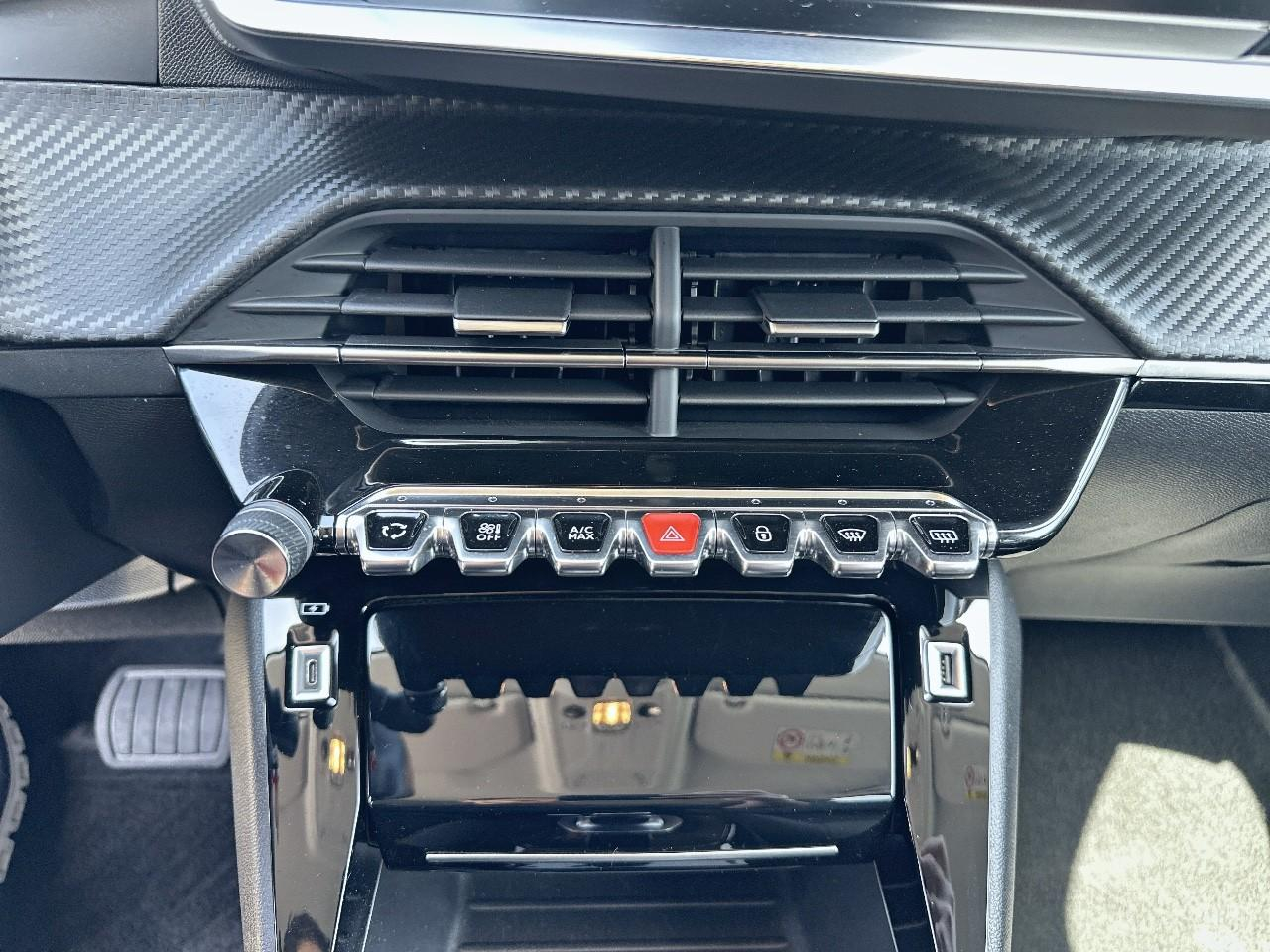 Peugeot 208 1.2 puretech 100ch s&s allure eat8 — photo 15