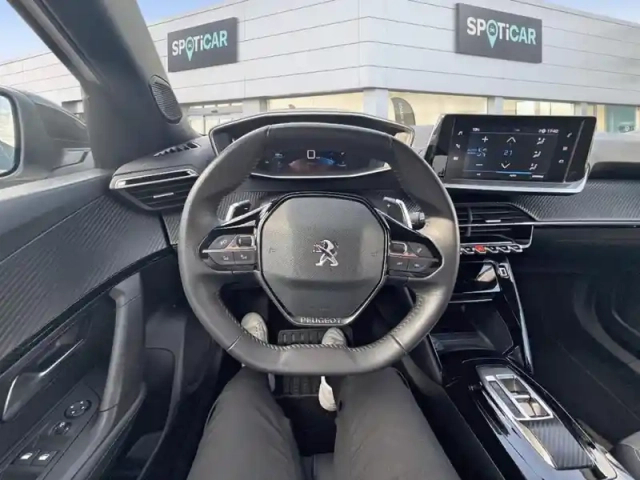 Peugeot 2008 puretech 130 s&amp;s eat8 allure pack — photo 12