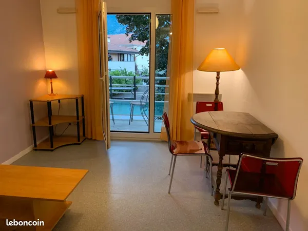 Studio 22 m2 proche lycée Berthollet