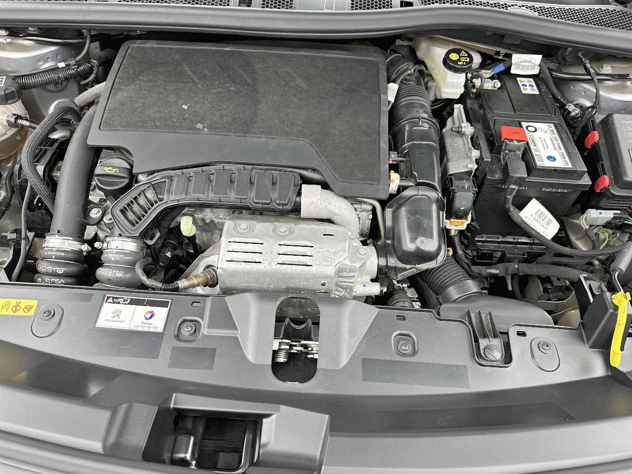 Peugeot 2008 puretech 130 s&s eat8 allure — photo 13