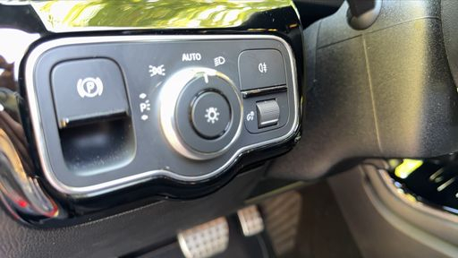 Mercedes Classe A 200 163 7G-DCT - Amg Line Edition – 2018 – 102883 km – Essence – Boîte Automatique — photo 3