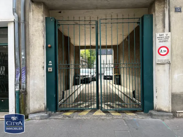 Stationnement Location Tours 95€