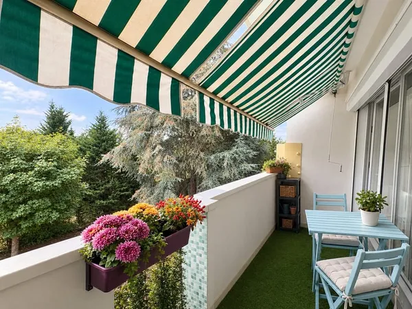 T3 SAINT-CYR-SUR-LOIRE AVEC GARAGE ET BALCON