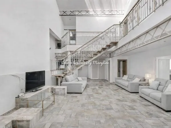 Appartement 6 pièces 225 m²