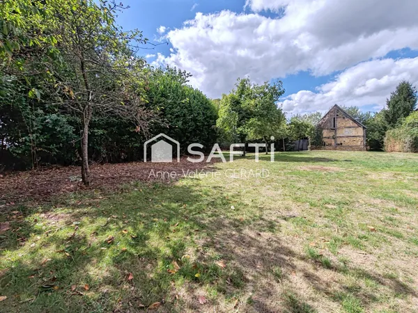 Grange+terrain arboré 1 886 m² proche St Hilaire du H