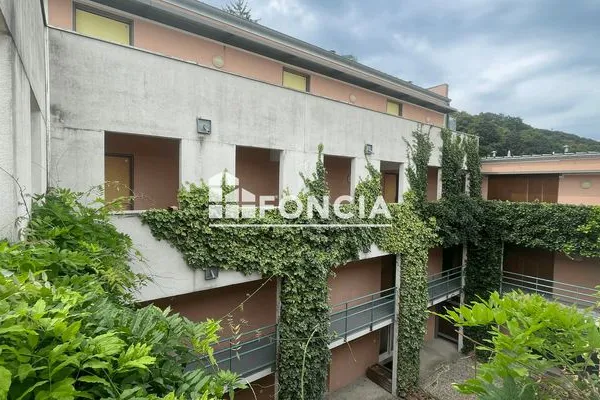 Studio 1 pièce 25 m²