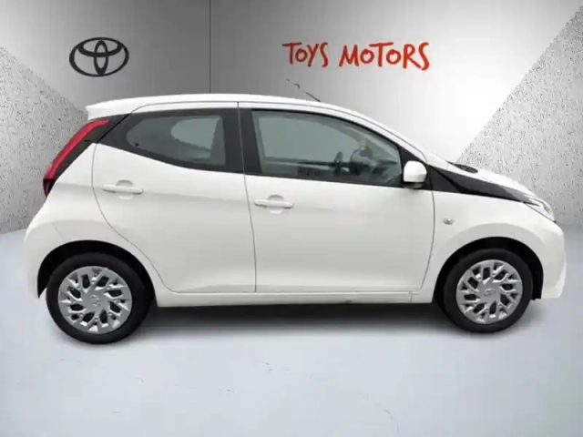 Toyota Aygo 1.0 vvt-i x-play 72 ch — photo 6