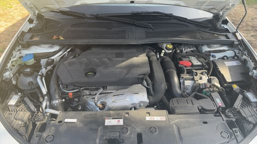Peugeot 308 SW 1.6 THP PureTech 180 Hybrid e-EAT8 - Allure Pack – 2022 – 70195 km – Hybride rechargeable – Boîte Automatique — photo 29