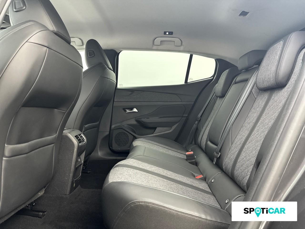 Peugeot 408 phev 225ch allure pack e-eat8 — photo 10