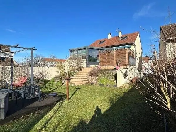 Maison familiale climatisée 7 pièces 150m² habitable (buanderie, cave, double garage en plus)