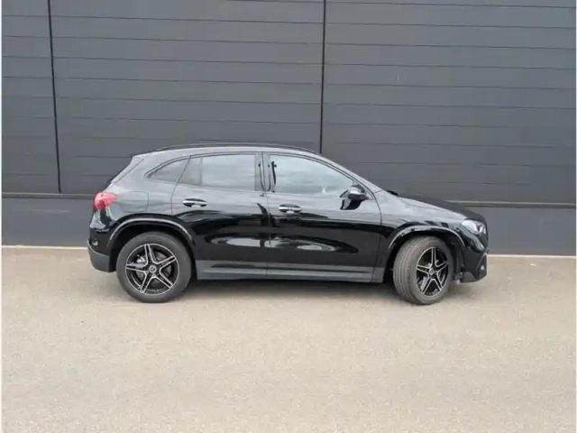 Mercedes Gla 250 e hybrid eq — photo 6