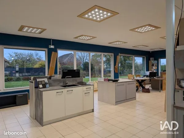 Local 1000 m² COURGAINS
