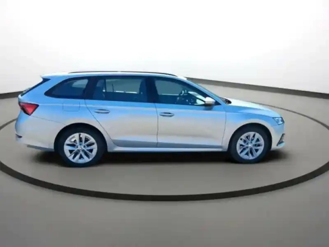 Skoda Octavia combi 2.0 tdi 150ch business dsg7 — photo 7