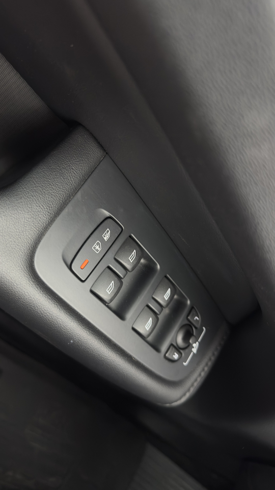Volvo XC60 T6 Recharge AWD 253 ch + 145 ch Geartronic 8 — photo 24