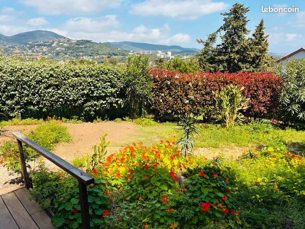 T3 CENTRE-VILLE CAVALAIRE - JARDIN PRIVATIF 230 m² - BOX