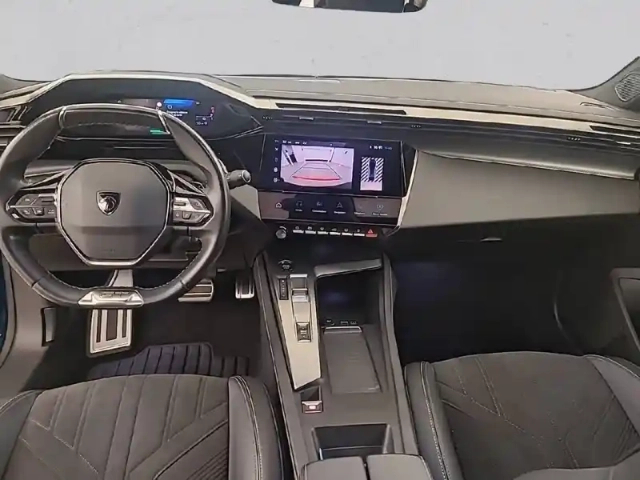Peugeot 408 phev 225 e-eat8 — photo 8