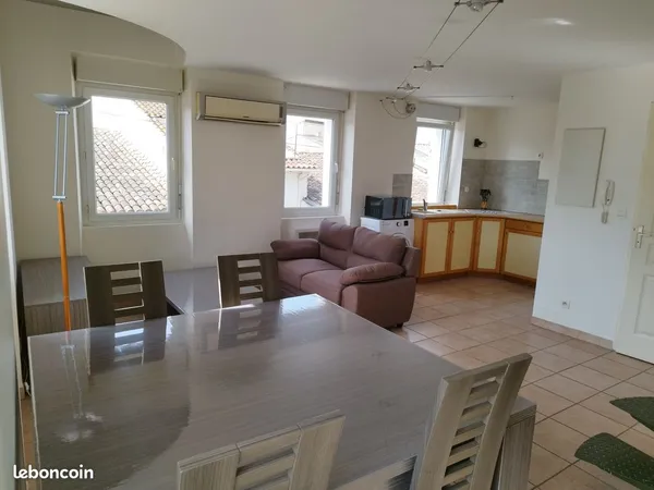 Appartement meublé T2 / T3 au coeur du village de Léguevin de 59 m²