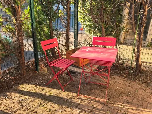 STUDIO avec terrasse fermée et BOX COMMUNIQUANT transformé en alcove RDC -.Ozoir la ferrière