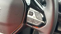 Peugeot 2008 1.2 PureTech 100ch S&S Style — photo 18