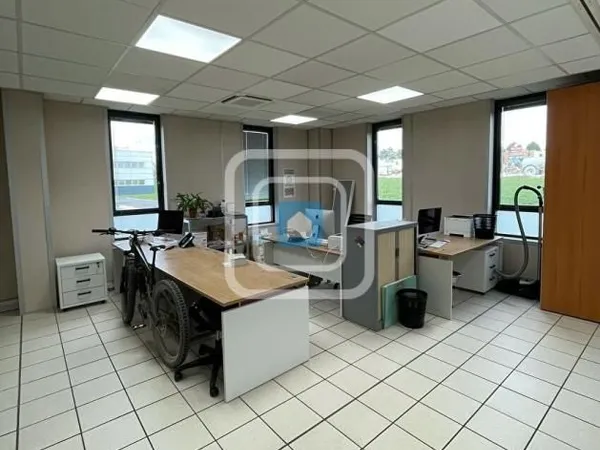 Bureaux 121 m²