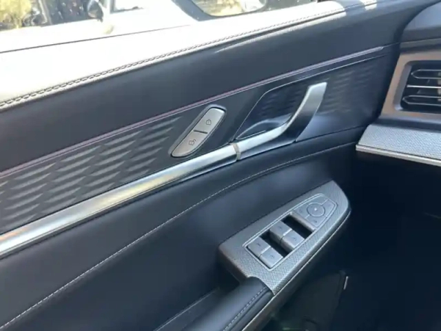 Mg S9 1.5l phev 220kw premium — photo 19
