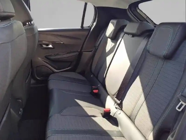 Peugeot 208 puretech 100 s&amp;s eat8 — photo 12