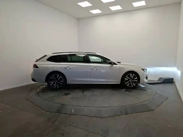 Peugeot 508 sw hybrid 225 e-eat8 — photo 6