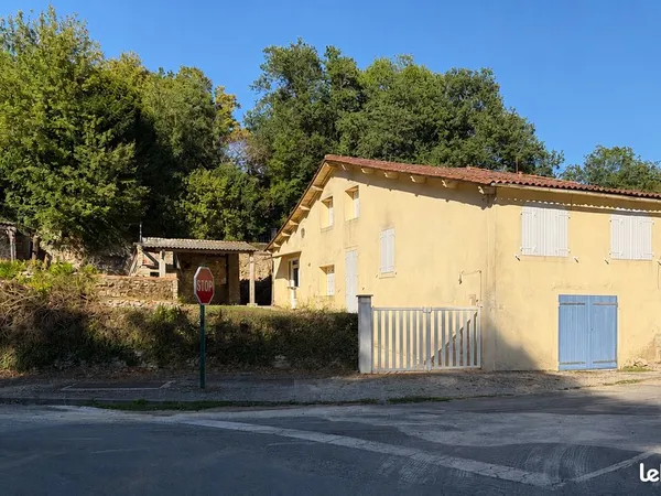 Maison de village à 8km de Cognac - Cadre unique et plein de potentiel